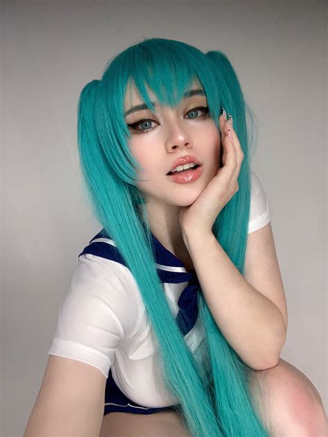 Hatsune Miku schoolgirl cosplay by paku! : r/GeekyChan