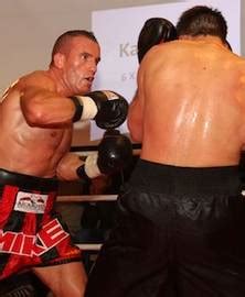 Keta shënon fitoren e 15-të në boksin profesionist – www.kosovaboxing.org