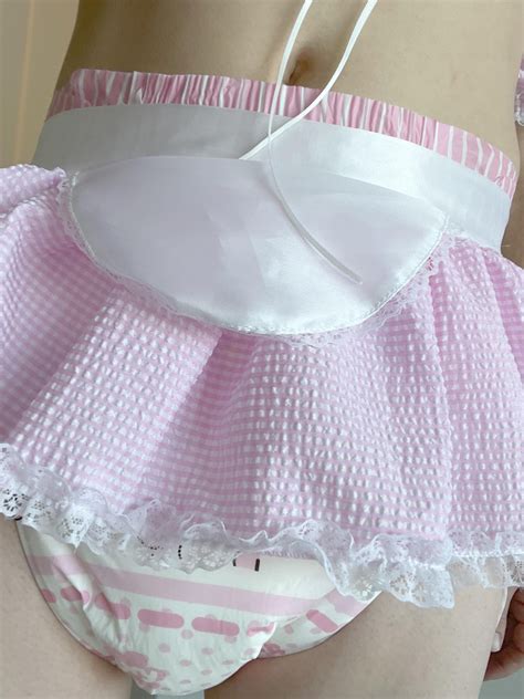 Sissy maid services available 🙈 : r/diaperedsissys