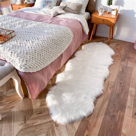 Мягкий коврик из искусственного меха овечки 60х90 Белый – купить онлайн ...
