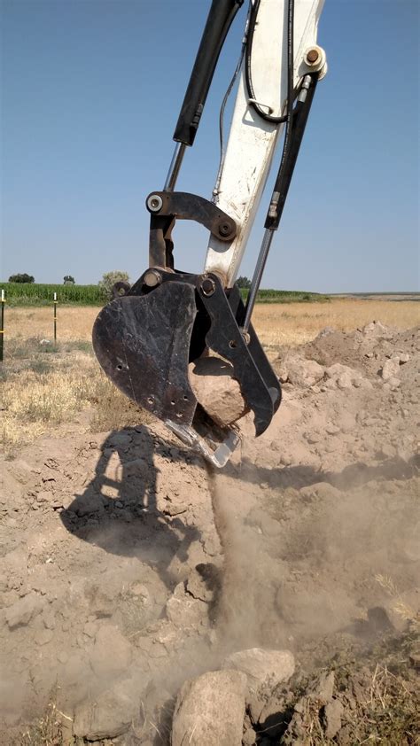 BOBCAT E42/E45/E50/E55/E60 HYDRAULIC THUMB CLAMP CLAW EXCAVATOR