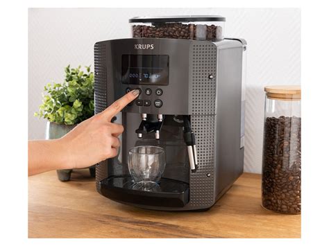 Kaffeevollautomat ESSENTIAL EA8100 Series | EA8155/EA8…