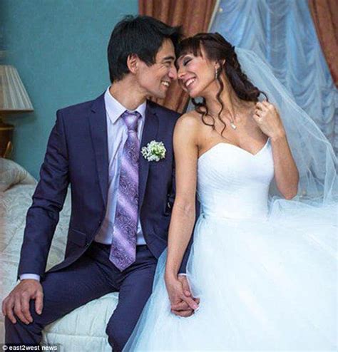 Video: Arslan Valeev suicide by snake over broken marriage