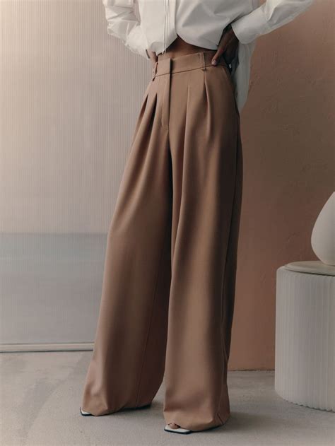 Брюки-палаццо с защипами и стрелками :: LICHI - Online fashion store ...