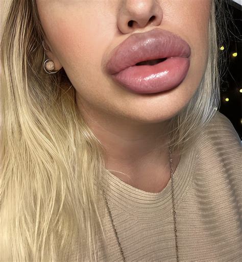 Bigger than most girls : r/lips