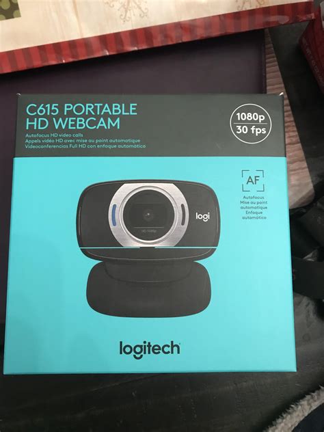 My moms new webcam : r/logitech