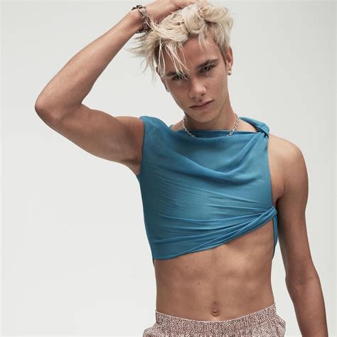 O Romeo Beckham έγινε 18 και φωτογραφήθηκε για το L'Uomo Vogue - Madame