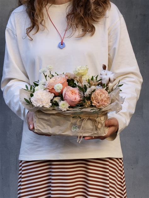 Цветочные композиции купить в СПБ с доставкой в Kraft Flowers
