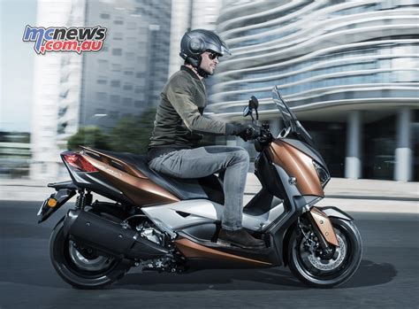 2017 Yamaha X-Max 300 | New big scoot from Yamaha | MCNews