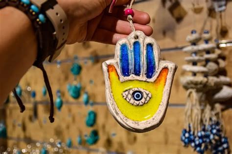 Importance of Hamsa for people who believe in it - Auchitya
