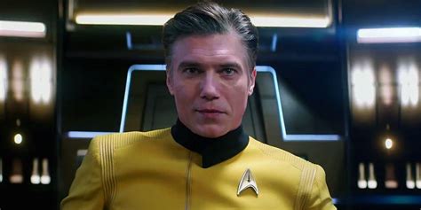 Star Trek: Discovery Promo Puts the Spotlight on Captain Pike