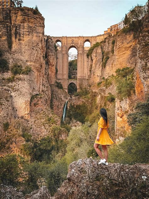 7 best photo spots of Puente Nuevo bridge in Ronda, Spain