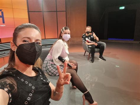 Laure Valée on Twitter: "Two girls one @G2Caps Thanks for a lovely PGL