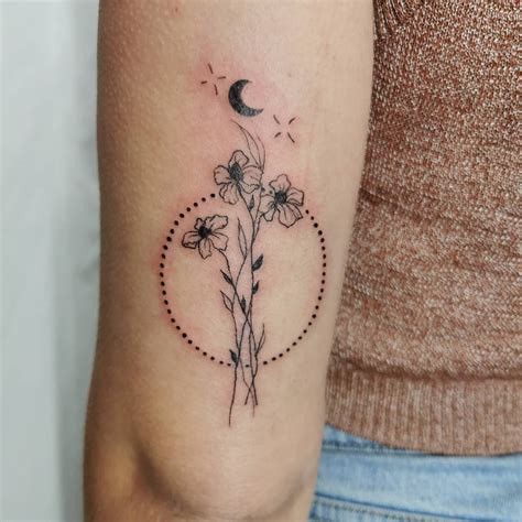 Flower & Moon Tattoo trong 2024