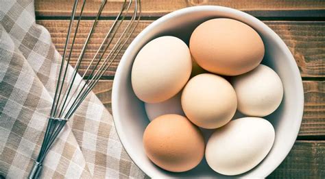Яйца: сколько и как варить, калории, цвет, вес и вкус сырых и вареных ...