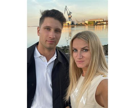 'My Boyfriend Was Born in 1999': Mom, Aged 41, Defends Age-Gap