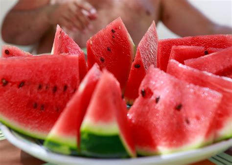 Pode Chupar Melancia Com Febre - Comer Melancia Com Febre Faz Mal - EDUCA