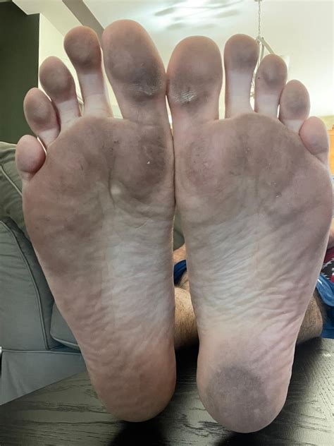 Big Male Feet by Racer5678 on DeviantArt