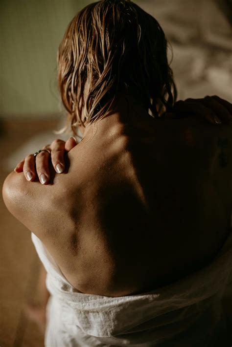 Nude Women In Nature Photos, Download The BEST Free Nude Women In