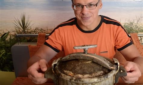 Чистим алюминиевую посуду гениально простым способом