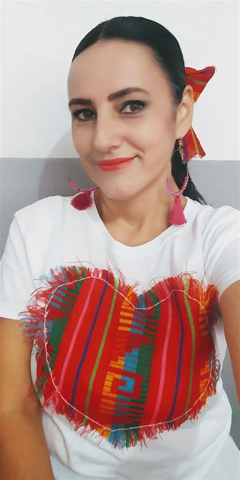 Pin de Alix en Moldes | Ropa tradicional mexicana, Blusas artesanales