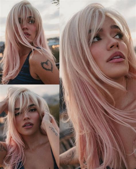 Karol G y su nuevo y hermoso look de Barbie | Peinados, Pelo de color