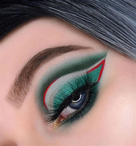 Зеленый макияж / Green makeup | Макияж, Жидкая помада, Яркий макияж