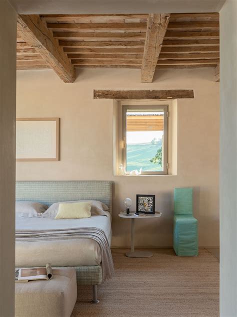 NOTTURNO Double bed on castors By Flou