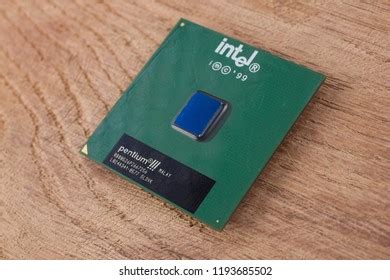 30 Intel Pentium Iii Images, Stock Photos & Vectors | Shutterstock
