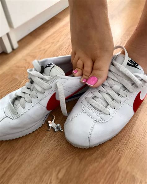 Giantess Older Sister (Story in Description) by freeyungcoop on DeviantArt