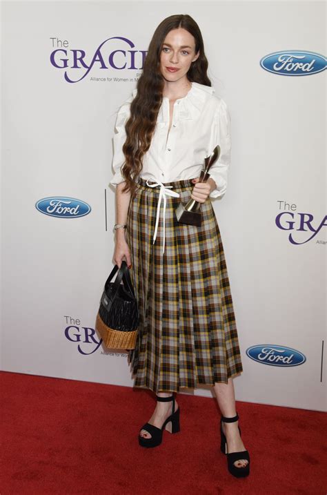 Hailey Gates Style, Clothes, Outfits and Fashion • CelebMafia