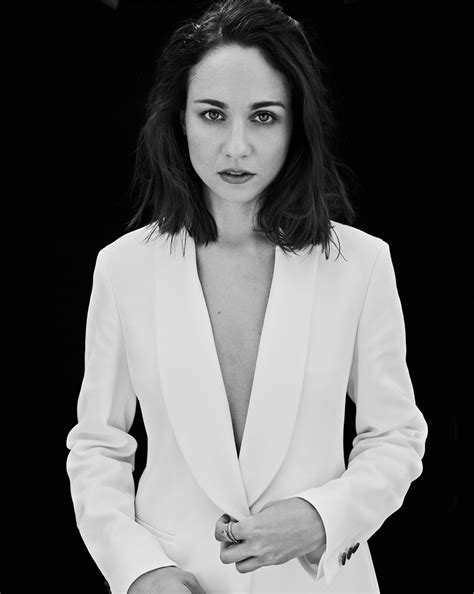 Tuppence Middleton - abroparaguas.com