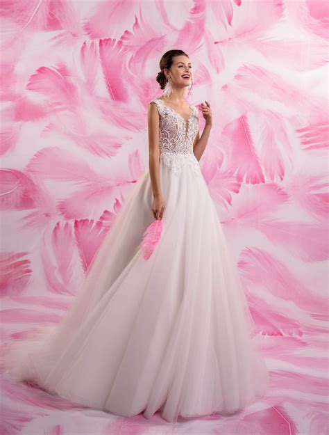 house of luxe bridal - Fashion Professional