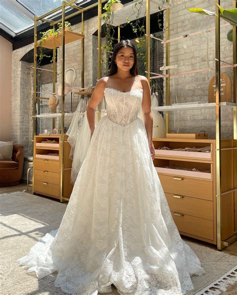 LOVELY BRIDE NYC | Serving looks, lace, lush fabrics and a whole lot of