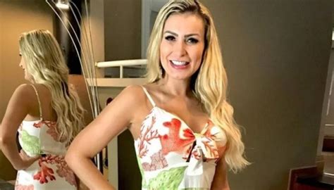 Tal Da Loira E Andressa Urach - Após internação às pressas, assessoria de Andressa Urach atualiza ...