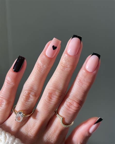 Beauty fans are choosing nail designs rounded over square tips 39