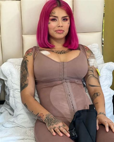 Mona estrena cuerpo y destrona a Karely Ruiz como la reina de OnlyFans