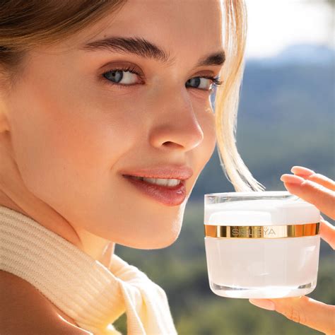 Sisleÿa L'Intégral Anti-Age Fresh Gel Cream - Sisley Paris