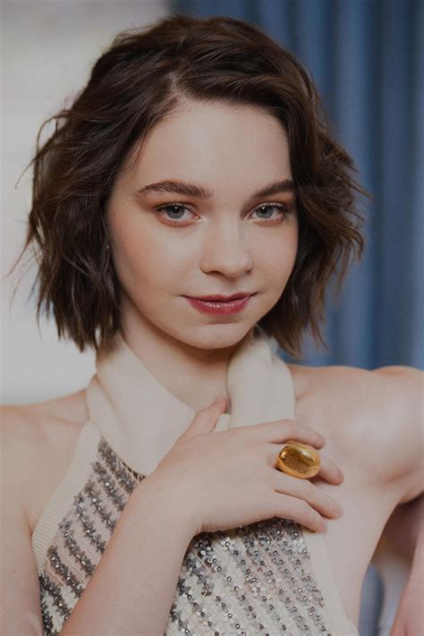 Emma Myers Style, Clothes, Outfits and Fashion• Page 2 of 4 • CelebMafia