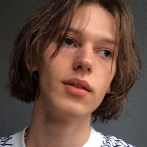Jann (Pop Singer) - Age, Birthday, Bio, Facts, Family, Net Worth ...