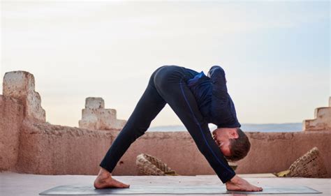 practice pyramid pose parsvottanasana