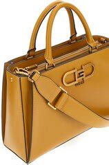 GUESS — Каталог товаров бренда — Купить GUESS на Яндекс Маркете