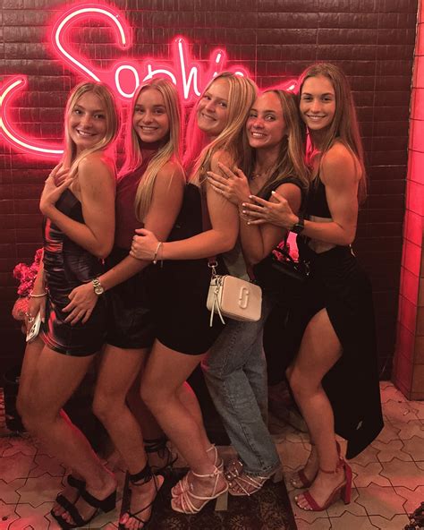 Alex Whitcraft | All my ladies | Instagram