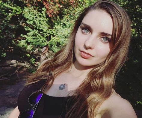 Loserfruit Biography - Facts, Childhood, Family Life & Achievements