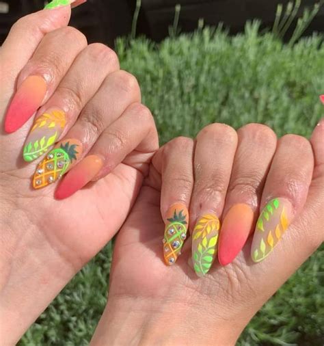 33 Summer Acrylic Nail Designs for Captivating Sun-Kissed Glam