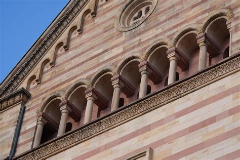 cathedral church historical  photo  pixabay