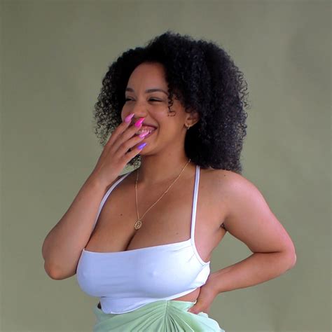 12 Stylish Fuller-Bust Bloggers You Need to Follow for Real Fashion