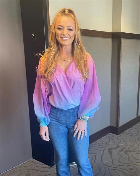 Teen Mom Maci Bookout stuns as she shows off her curves in tight jeans