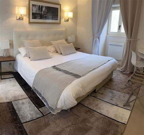 Chambre supérieure sur cour - Hôtel des Messageries à Arbois