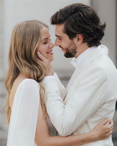 Wonderful news! Alvaro married his girlfriend Melanie Kroll last month!